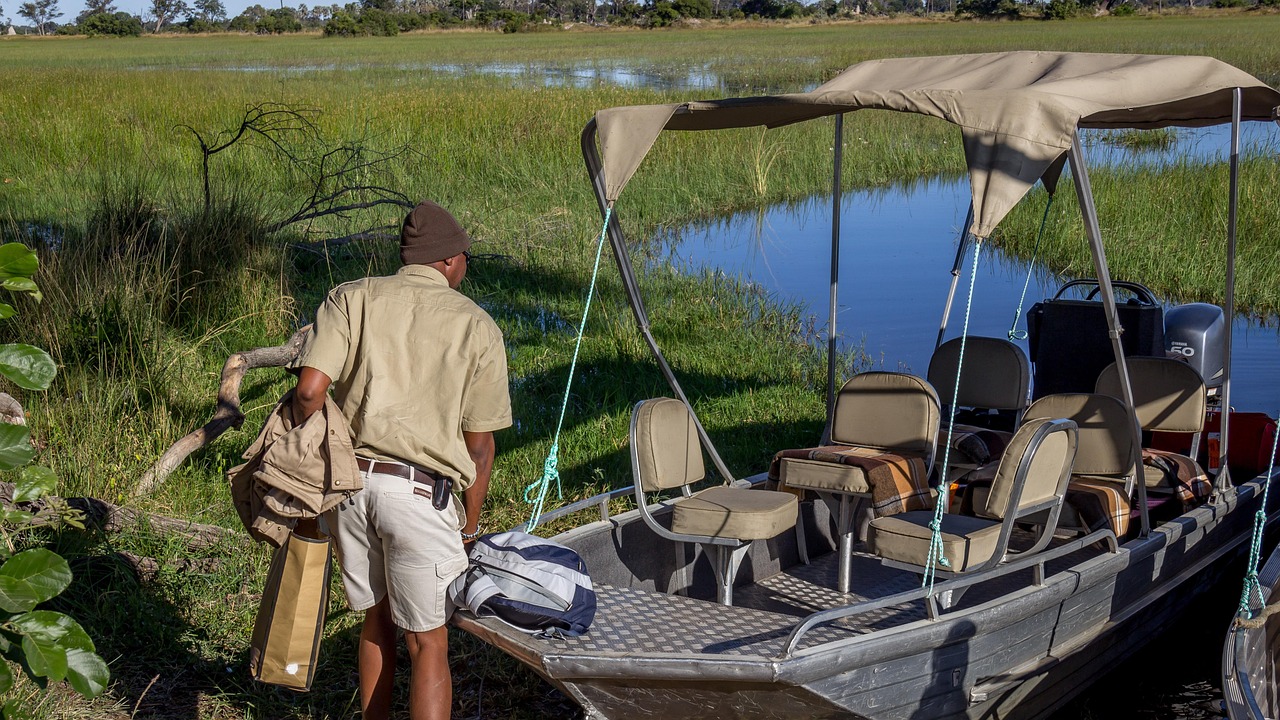 Simakade Botswana Boat Ride