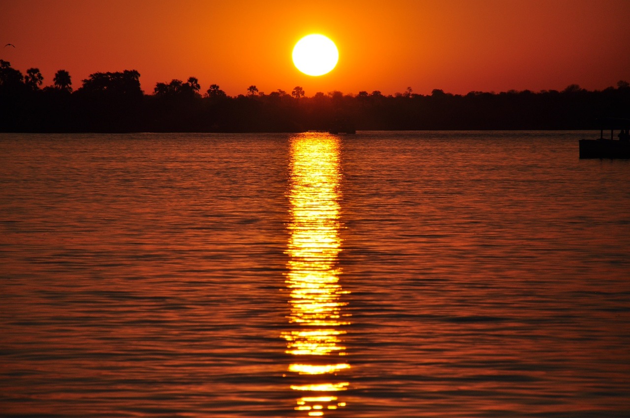 Zambezi Sunset Simakade